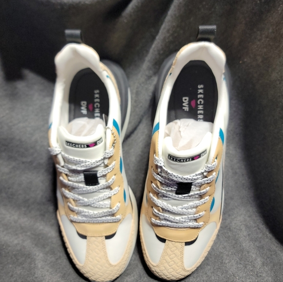 DVF x Skechers Suede Lace-Up Sneakers - Picture 5 of 6